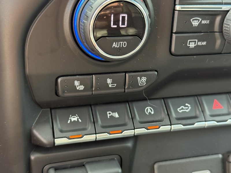 Chevrolet Silverado 1500 Vehicle Image 17