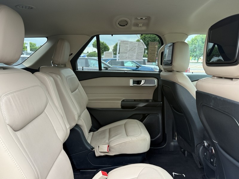 Ford Explorer Vehicle Image 10