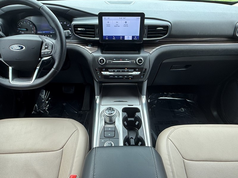 Ford Explorer Vehicle Image 11