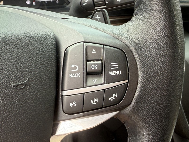 Ford Explorer Vehicle Image 18