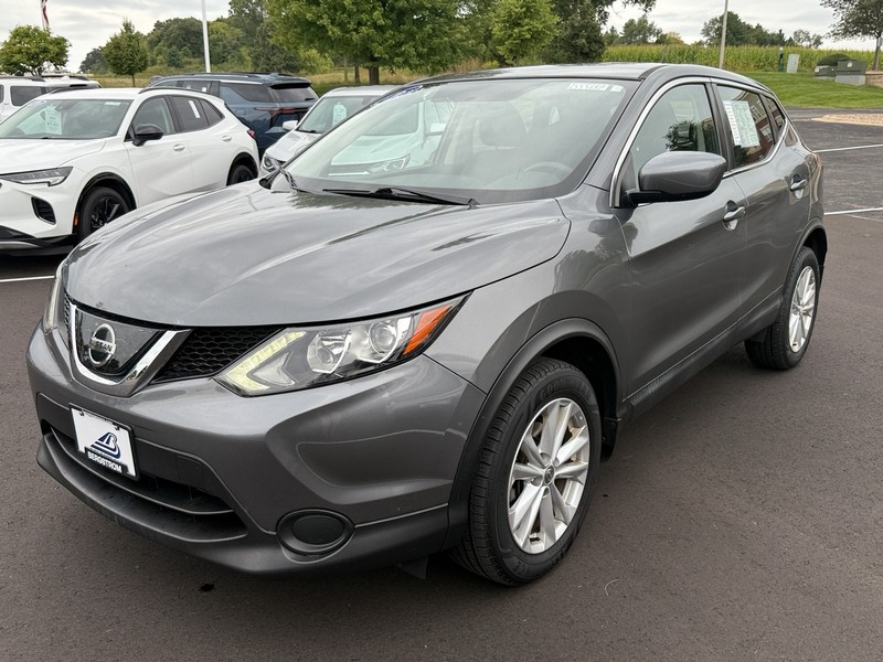 Nissan Rogue Sport Vehicle Image 08