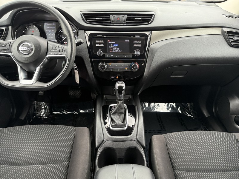 Nissan Rogue Sport Vehicle Image 11