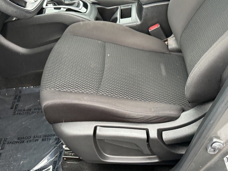 Nissan Rogue Sport Vehicle Image 22