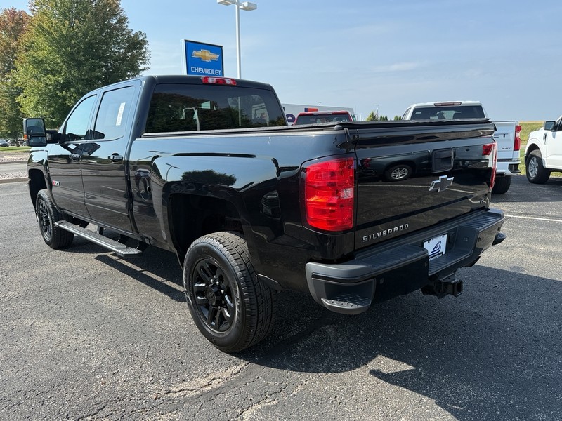 Chevrolet Silverado 2500HD Vehicle Image 06