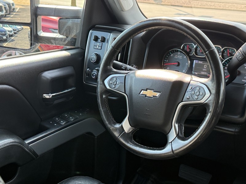Chevrolet Silverado 2500HD Vehicle Image 13