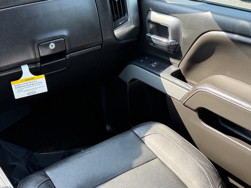 Chevrolet Silverado 2500HD Vehicle Image 14