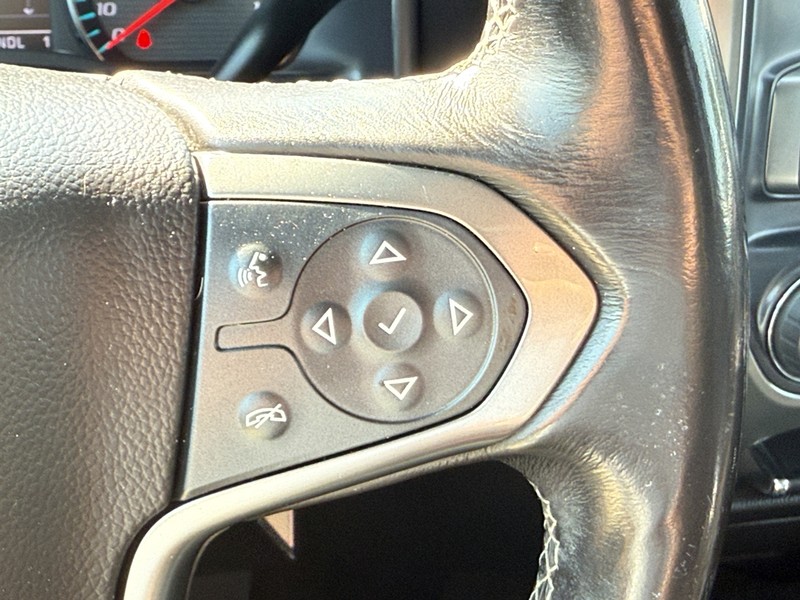 Chevrolet Silverado 2500HD Vehicle Image 16