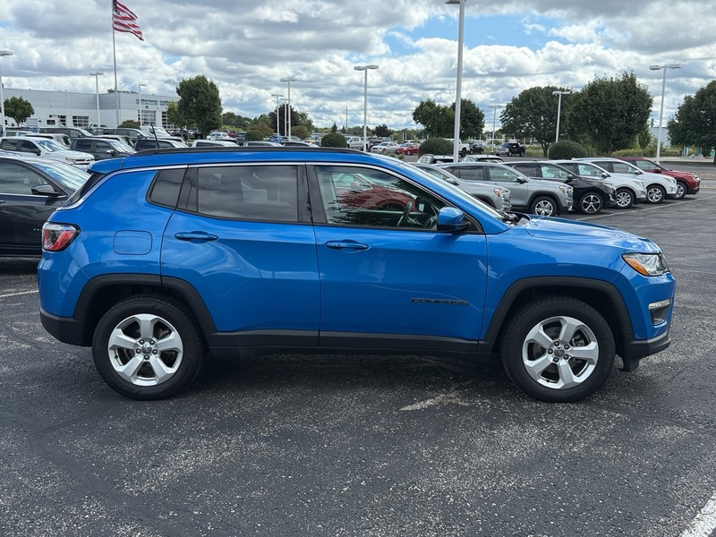 Jeep Compass Vehicle Image 02