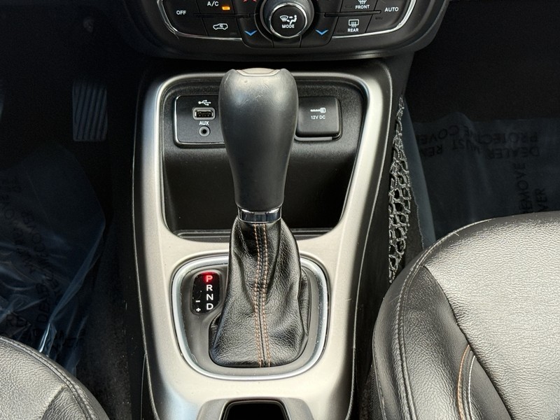 Jeep Compass Vehicle Image 13