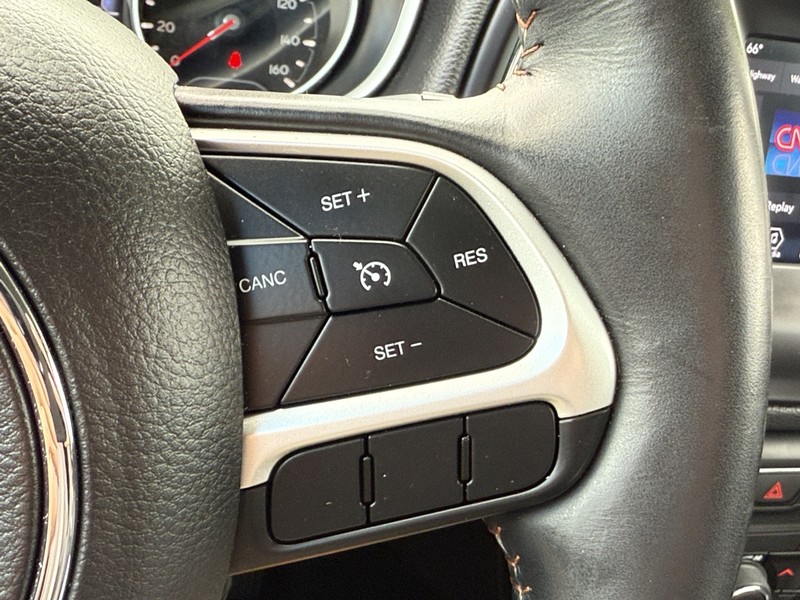 Jeep Compass Vehicle Image 17