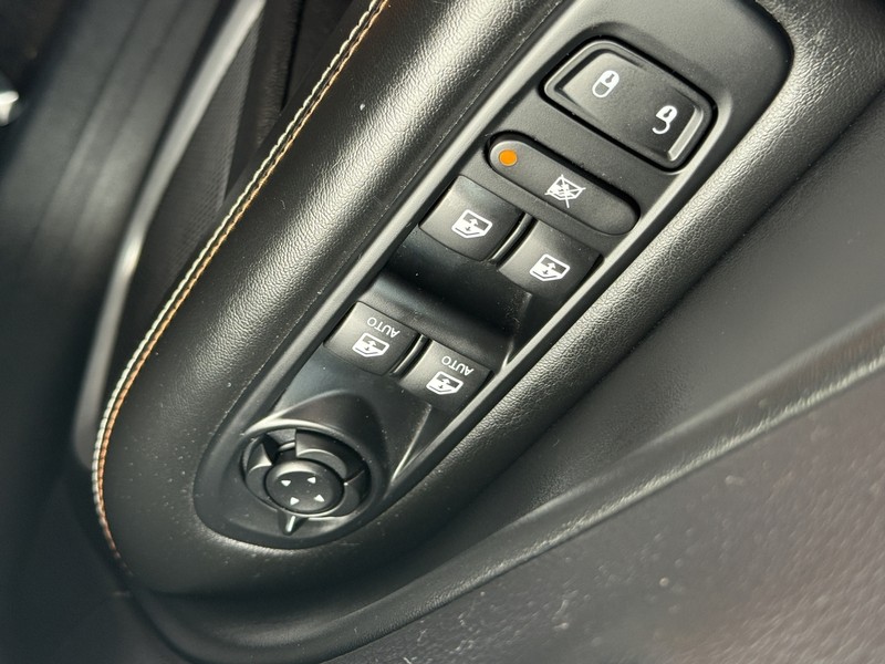 Jeep Compass Vehicle Image 20