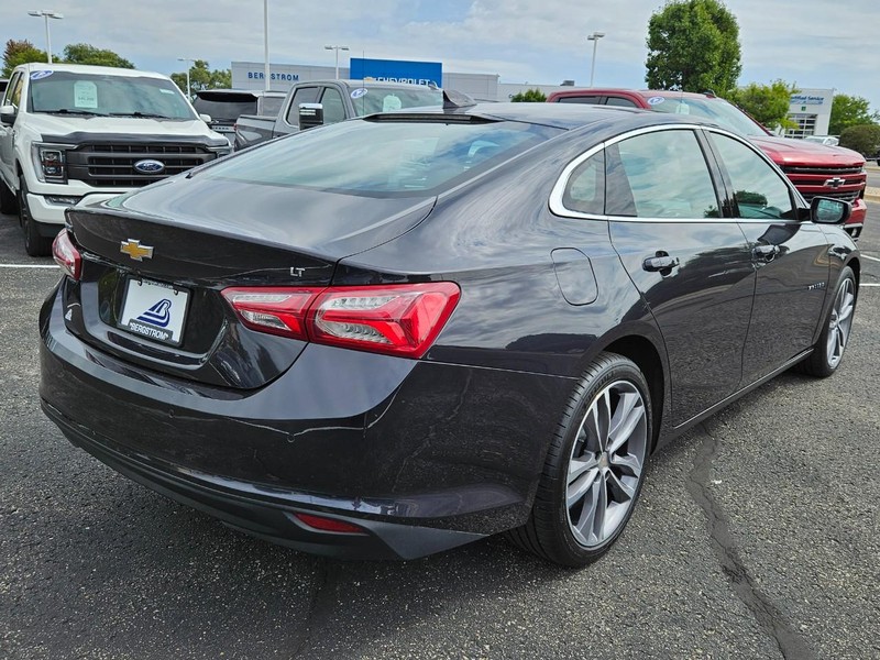Chevrolet Malibu Vehicle Image 03