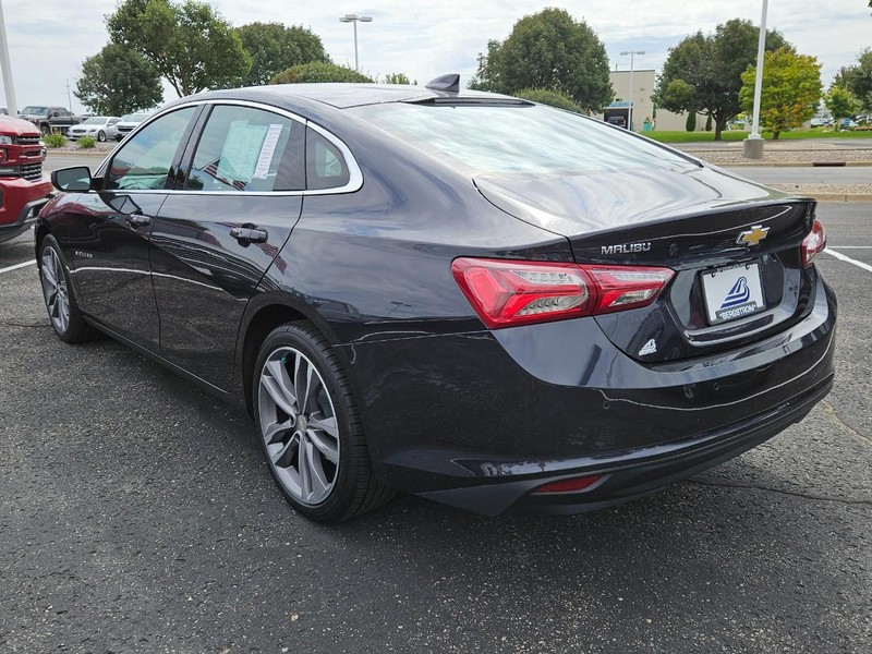 Chevrolet Malibu Vehicle Image 05