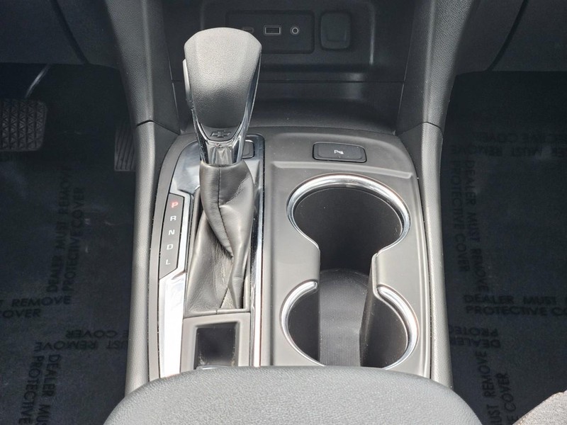 Chevrolet Equinox Vehicle Image 12