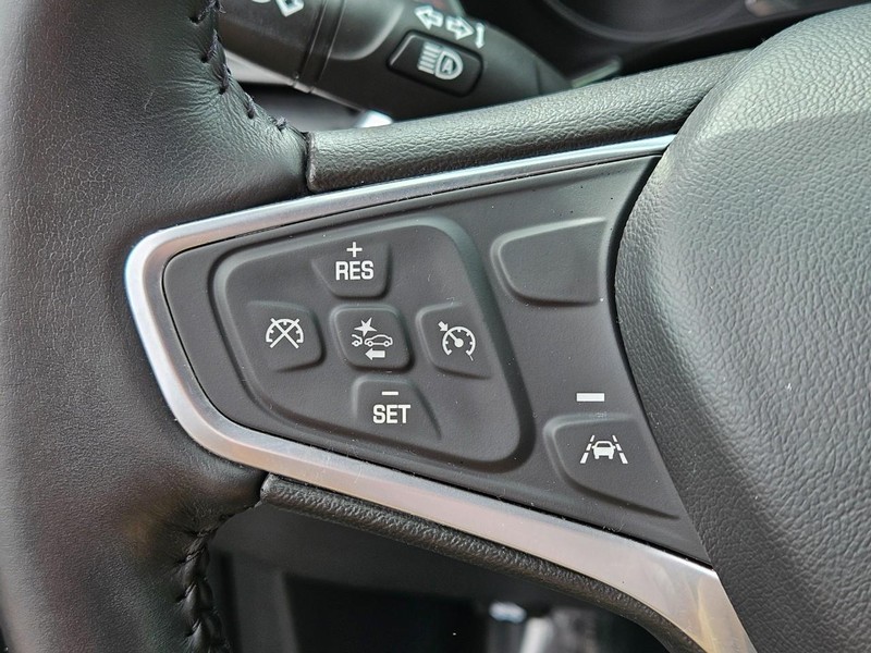 Chevrolet Equinox Vehicle Image 15