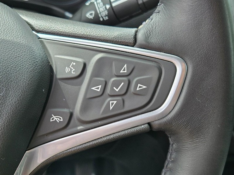 Chevrolet Equinox Vehicle Image 16