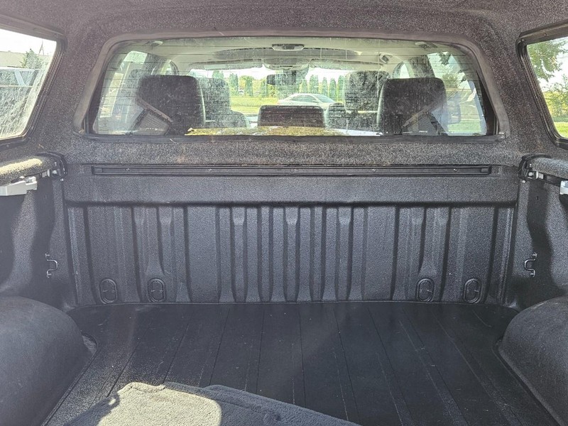Toyota Tundra 4WD Vehicle Image 05