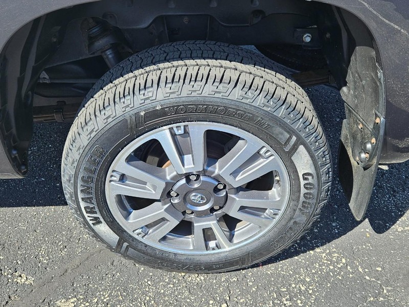Toyota Tundra 4WD Vehicle Image 07