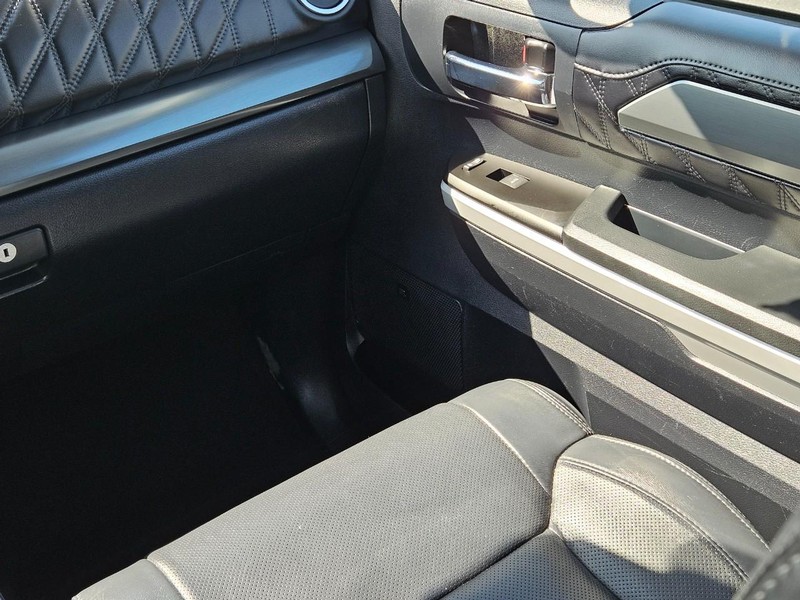 Toyota Tundra 4WD Vehicle Image 14