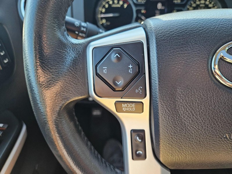Toyota Tundra 4WD Vehicle Image 15