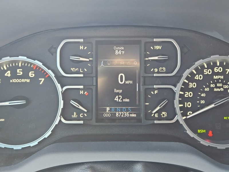 Toyota Tundra 4WD Vehicle Image 17