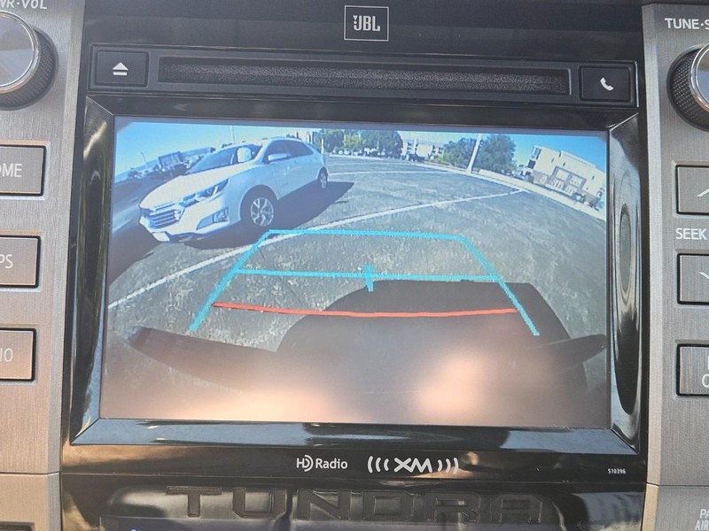Toyota Tundra 4WD Vehicle Image 18