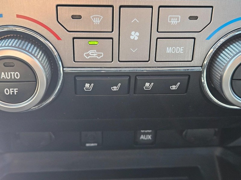 Toyota Tundra 4WD Vehicle Image 19