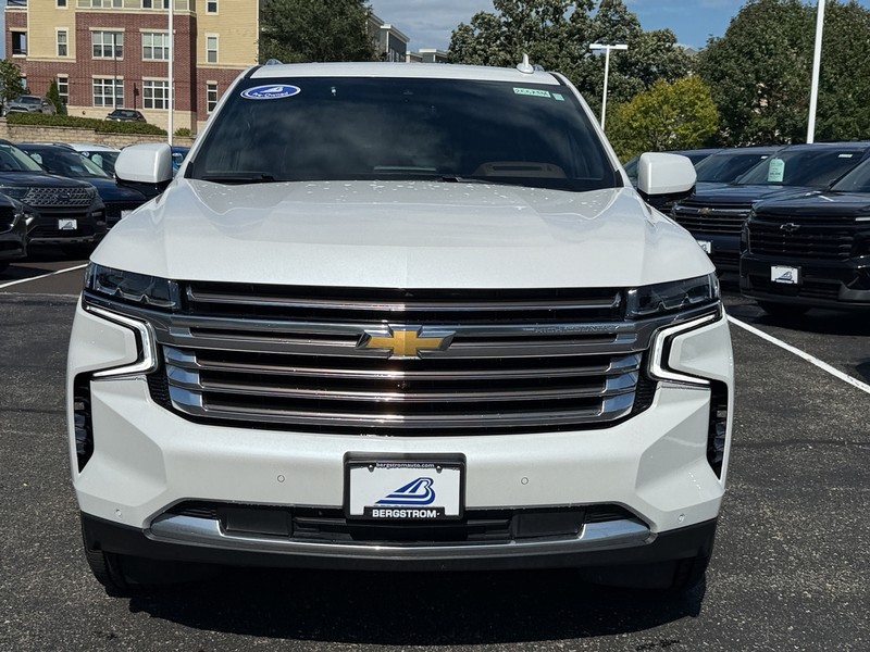 Chevrolet Suburban Vehicle Image 09