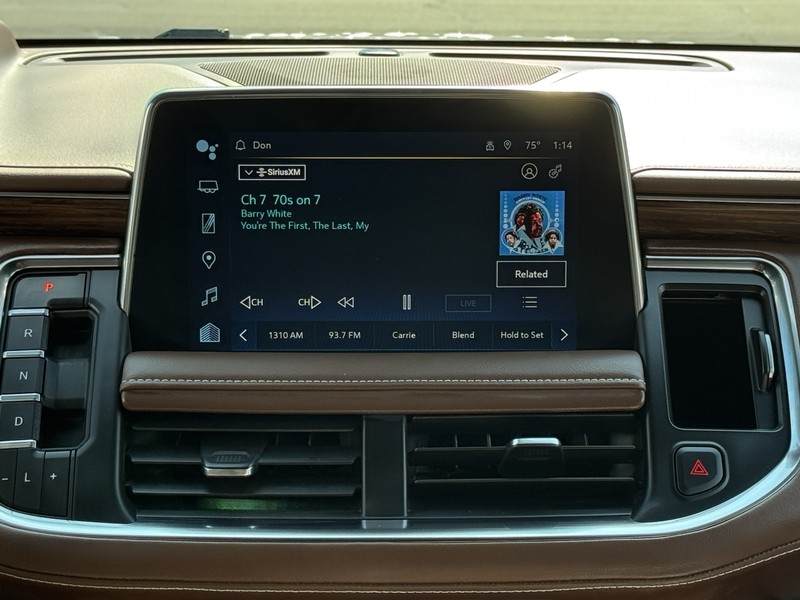 Chevrolet Suburban Vehicle Image 13