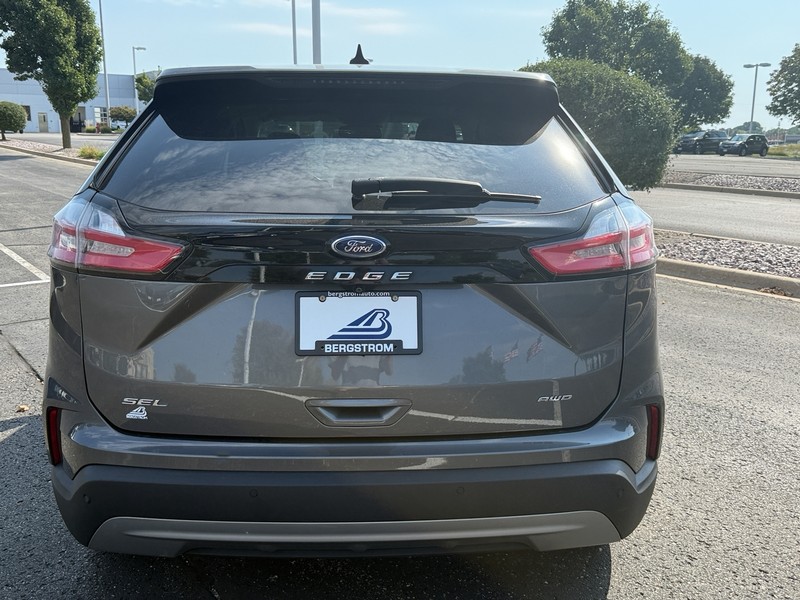 Ford Edge Vehicle Image 04