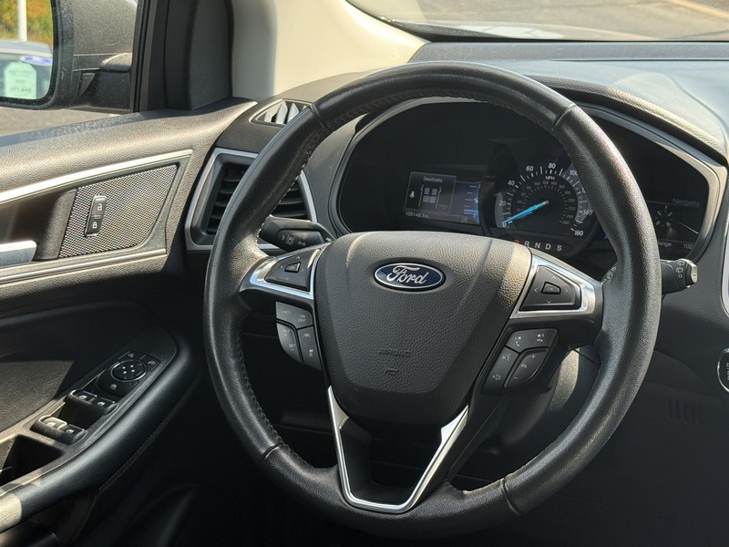 Ford Edge Vehicle Image 13