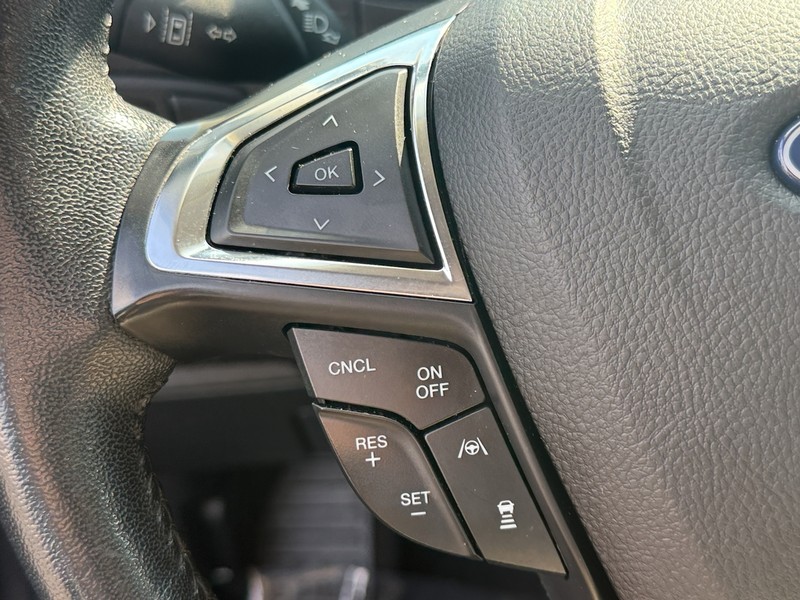 Ford Edge Vehicle Image 15