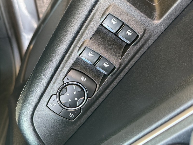 Ford Edge Vehicle Image 20