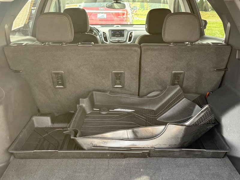 Chevrolet Equinox Vehicle Image 05