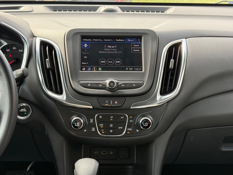 Chevrolet Equinox Vehicle Image 12