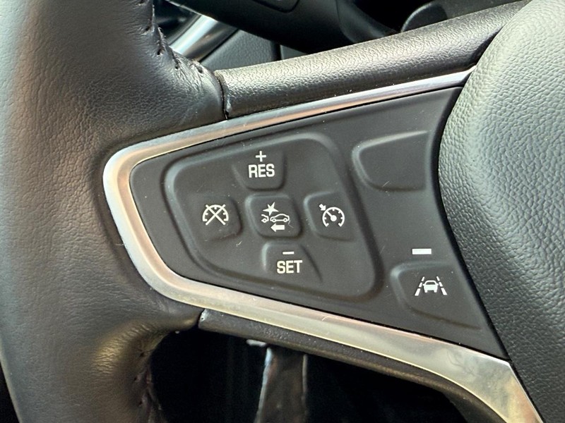 Chevrolet Equinox Vehicle Image 16