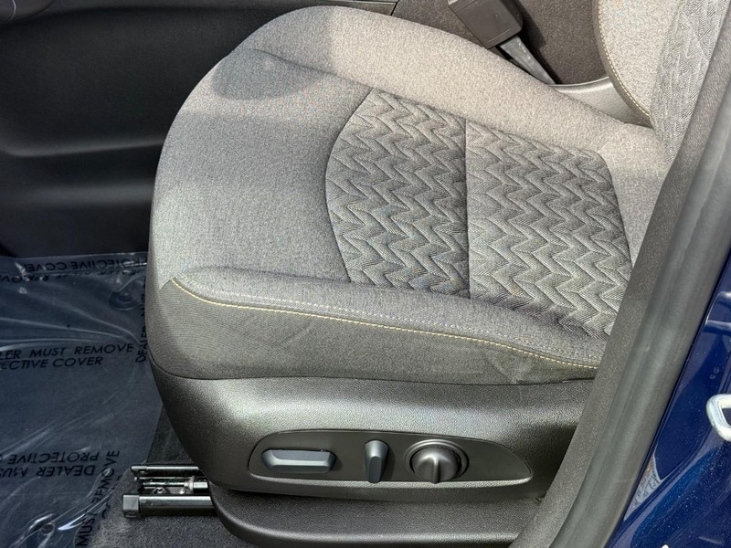 Chevrolet Equinox Vehicle Image 22