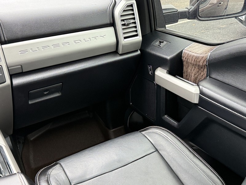 Ford Super Duty F-250 SRW Vehicle Image 14