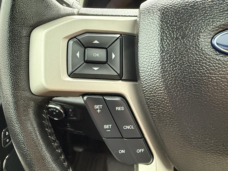 Ford Super Duty F-250 SRW Vehicle Image 15