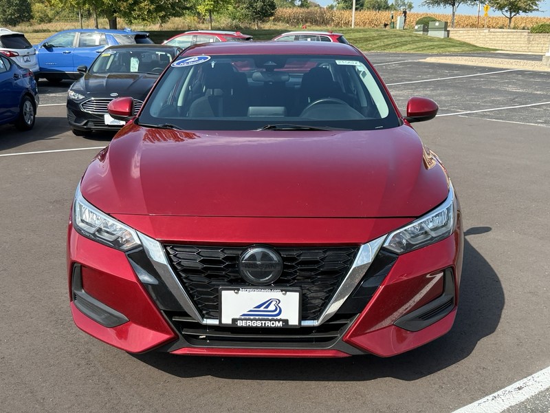 Nissan Sentra Vehicle Image 09