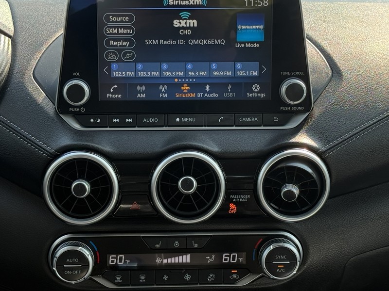 Nissan Sentra Vehicle Image 12