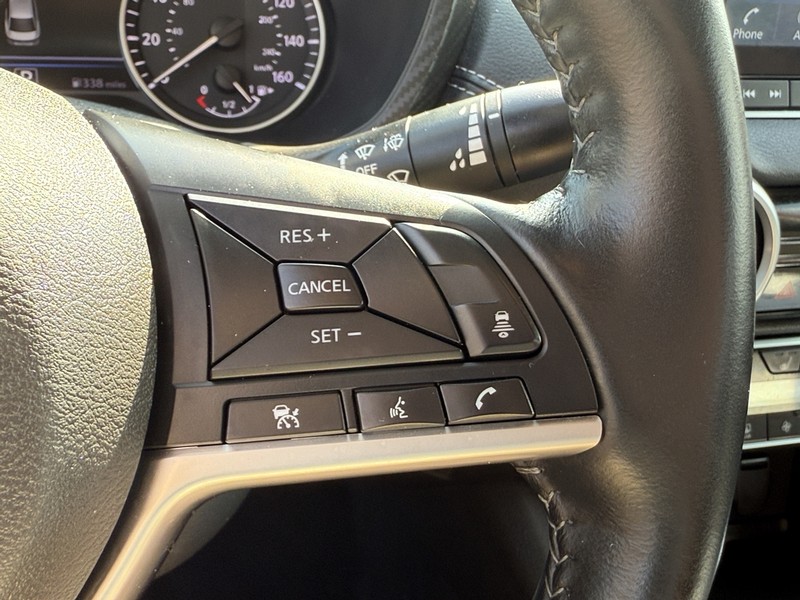 Nissan Sentra Vehicle Image 17