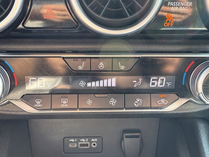 Nissan Sentra Vehicle Image 19