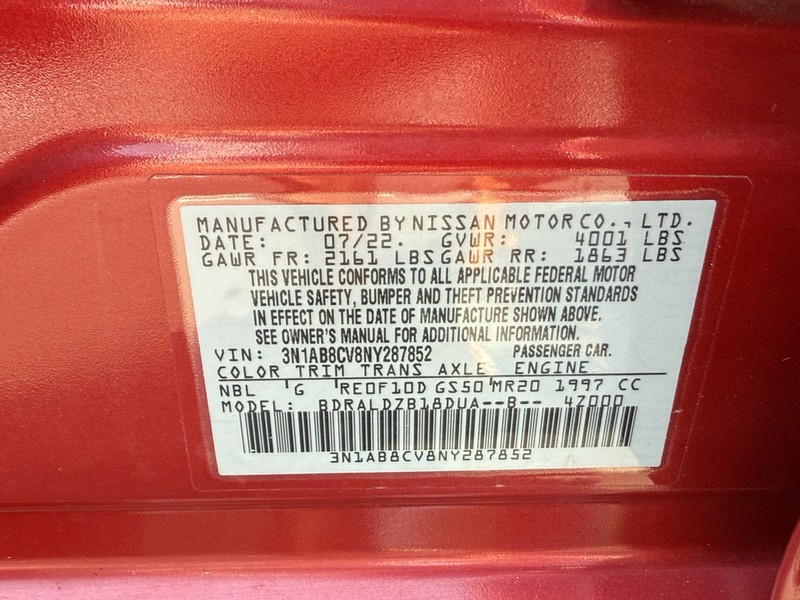 Nissan Sentra Vehicle Image 22