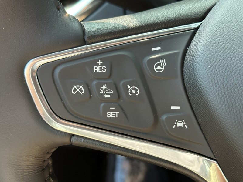 Chevrolet Equinox Vehicle Image 15