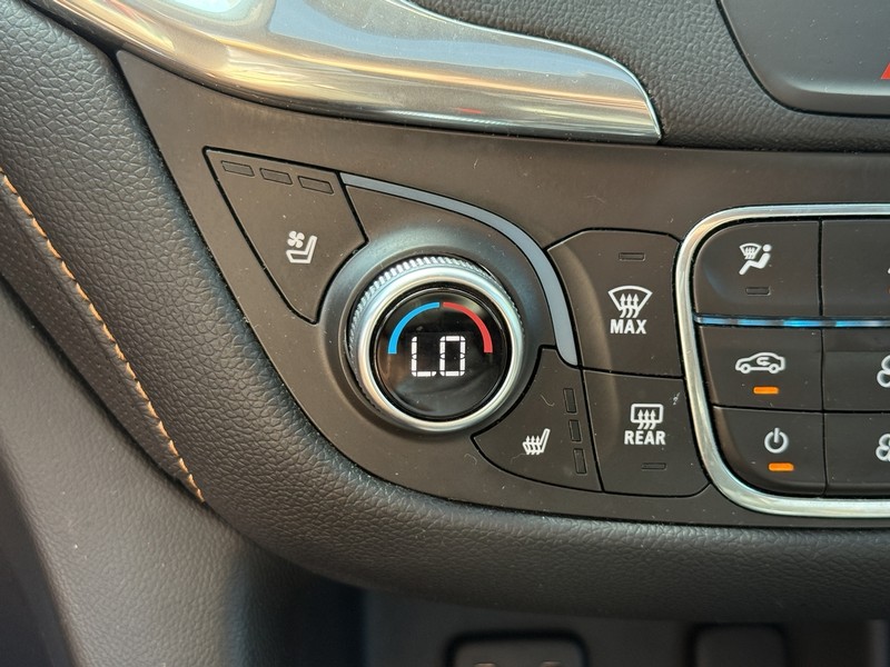 Chevrolet Equinox Vehicle Image 18