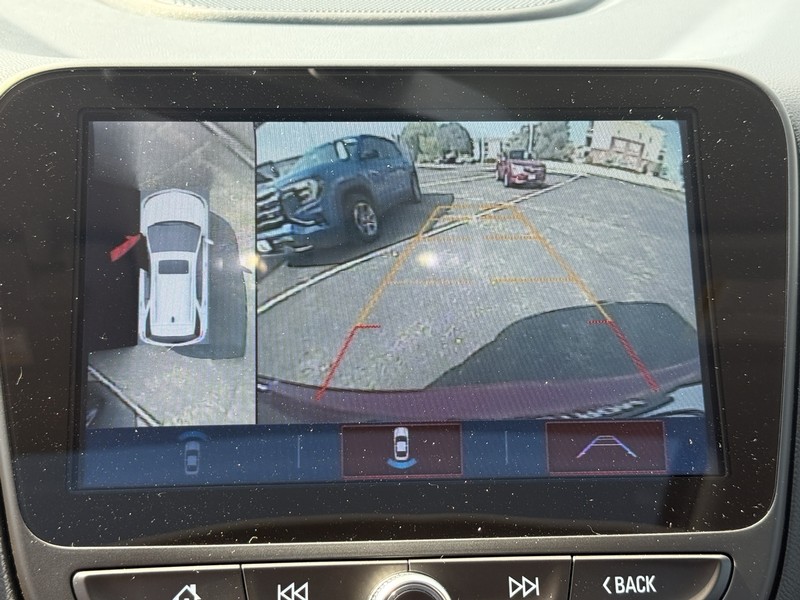 Chevrolet Equinox Vehicle Image 19