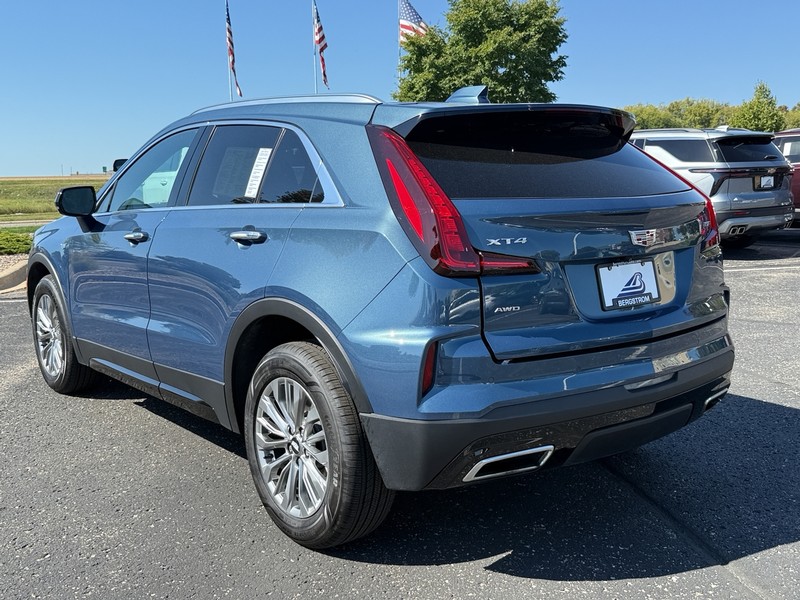 Cadillac XT4 Vehicle Image 06