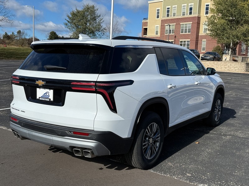 Chevrolet Traverse Vehicle Image 03
