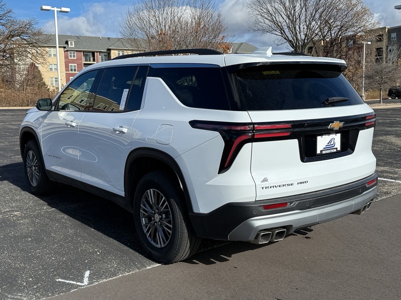 Chevrolet Traverse Vehicle Image 05